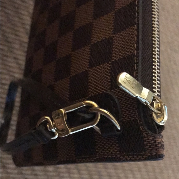 Authentic Neverfull GM Pouch - Picture 2 of 4